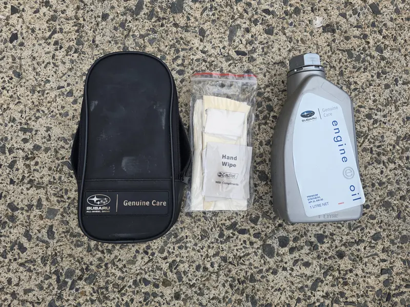 Rare Subaru Impreza 08 - 14 Wrx Rs Gh G3 Genuine 1L Spare Oil Bottle + Parts Bag 1