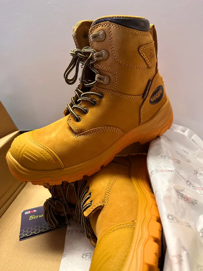 Riggers Workwear Tornado V@ Safety Boot, Lace Up With Bump Cap Brgb11s 1