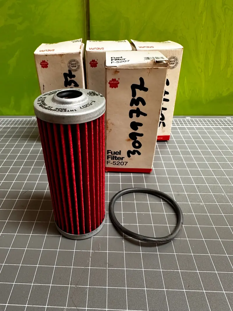Sakura F-5207 Fuel Filters 1