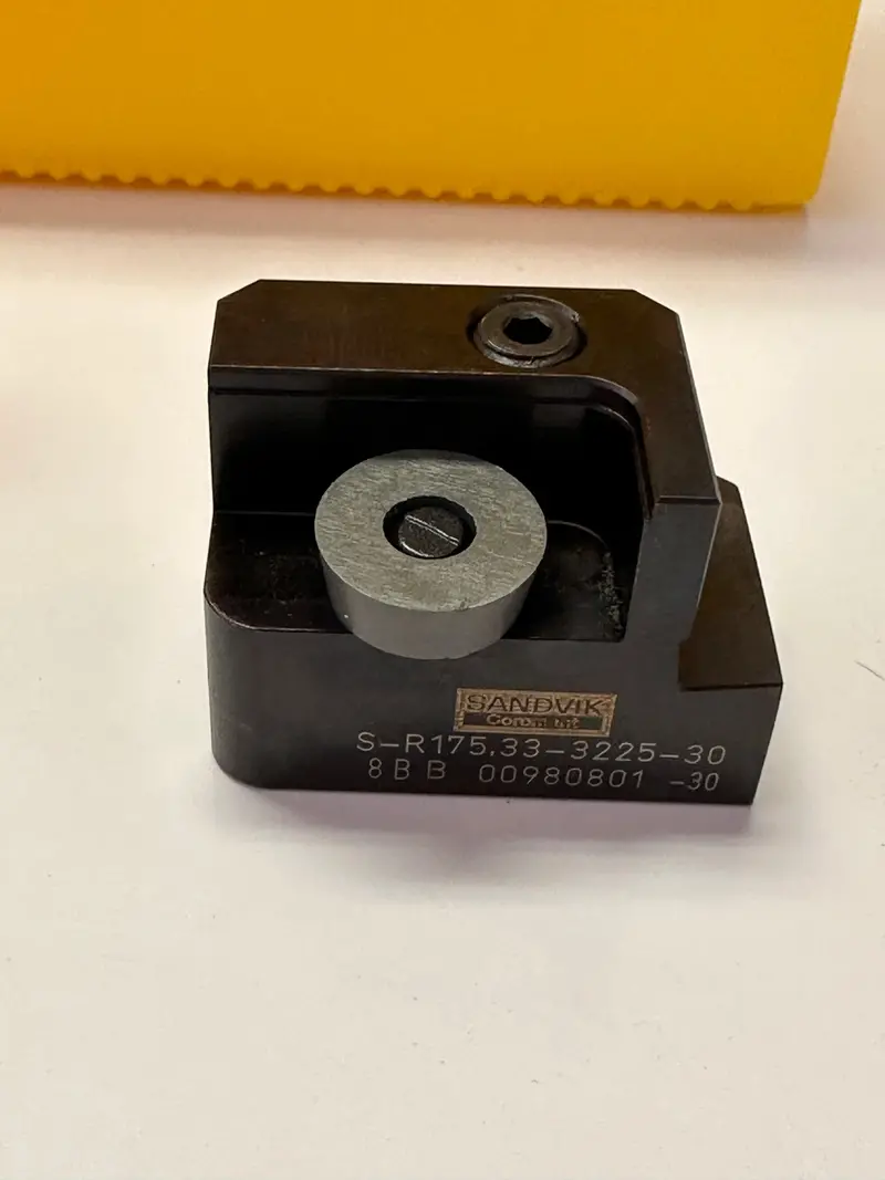 Sandvik Coromant S R175.33-3225-30 Cartridge Cassette Holder Rh 1