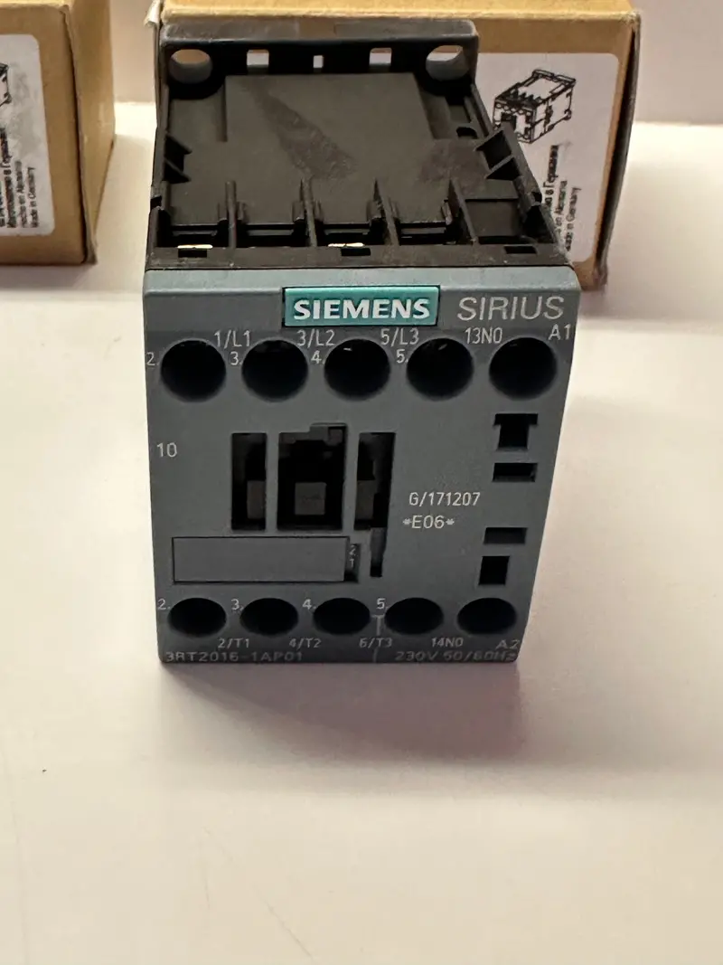 Siemens 3Rt2016-1Ap01 Power Contactor 9A, 400V 1