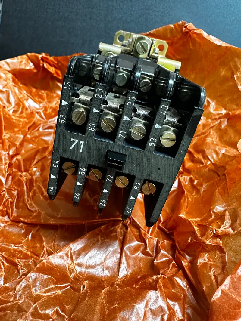 Siemens Industrial Relay 3Ta63 06-0B 1