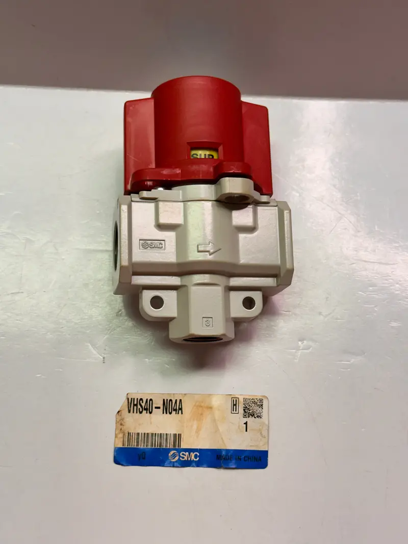Smc Vhs40-N04a 3 Port Pressure Relief Valve With Locking Holes, Manually Actuated 1