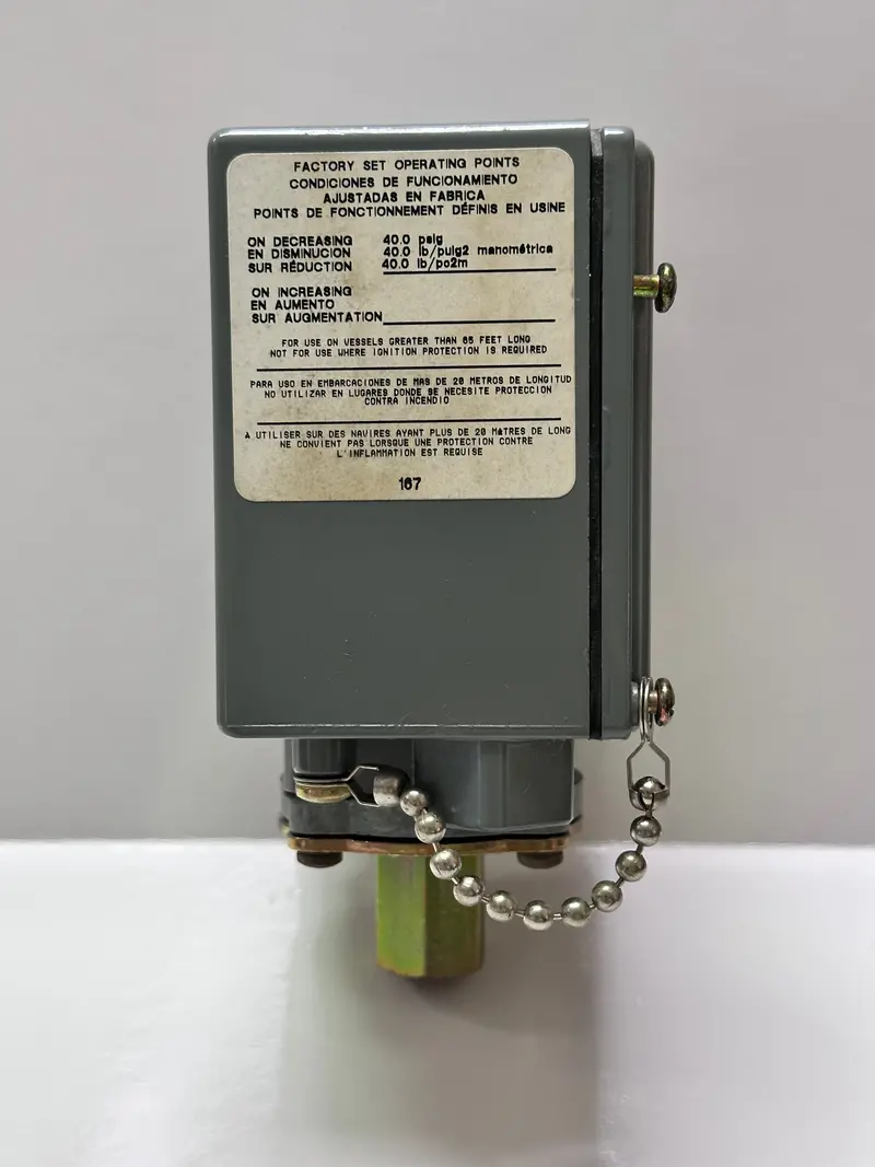 Square D 9012Gaw4 Pressure Switch Spdt - 1.5 To 75 Psi - 1/4"-18 Nptf - Screw Clamp Terminals 1