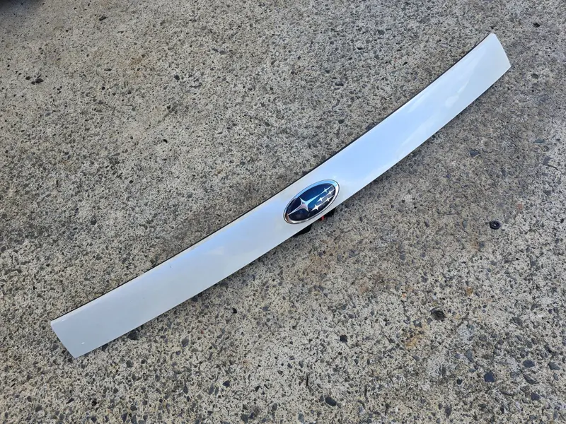 Subaru Forester 08-12 Sh Rear Tailgate Boot Garnish Button Trim Cover White 37J 1
