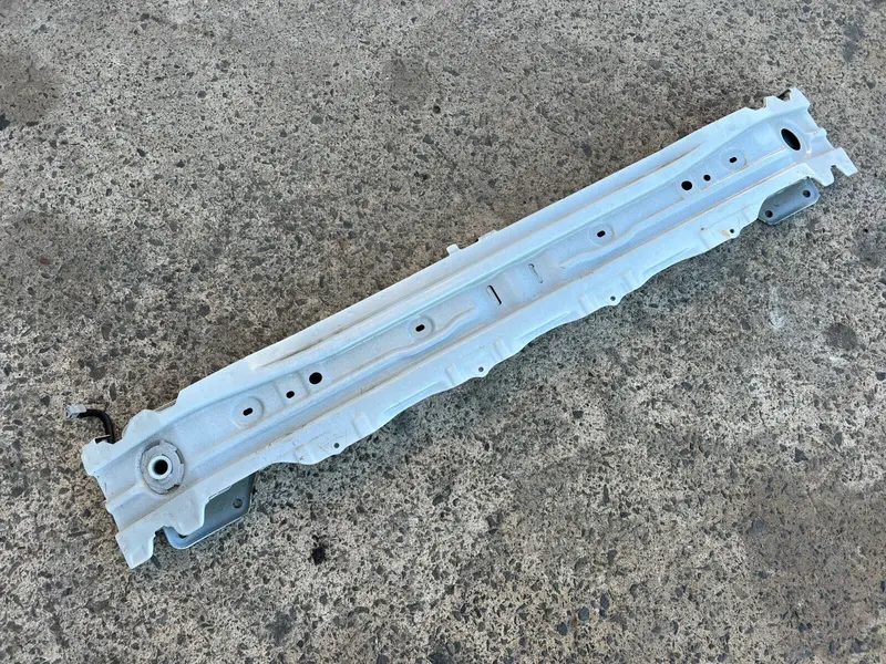 Subaru Forester 12 - 18 Sj Factory Front Bumper Bar Reinforcement Reo White K1x 1