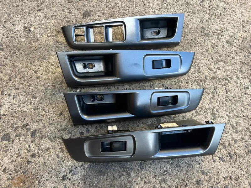 Subaru Forester 2008 - 12 Sh Interior Door Arm Rest Grab Handles Trims Good Cond 1