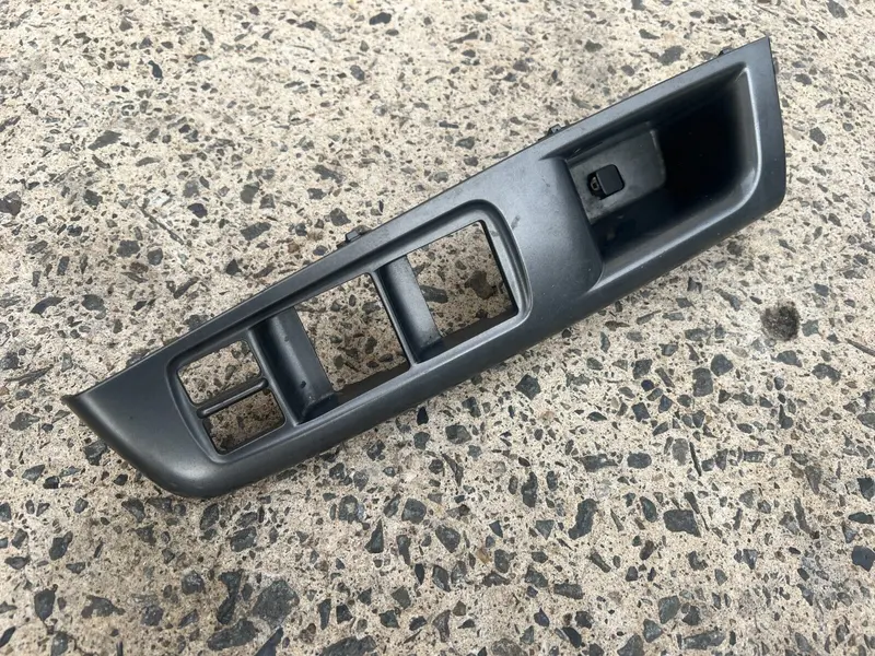 Subaru Forester 2011 - 12 Sh Drivers Interior Door Arm Rest Grab Handle Trim 1