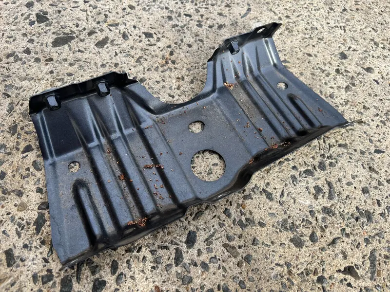 Subaru Forester 2018 - 21 Sk Rhf Right Front Guard Panel Mounting Bracket Panel 1