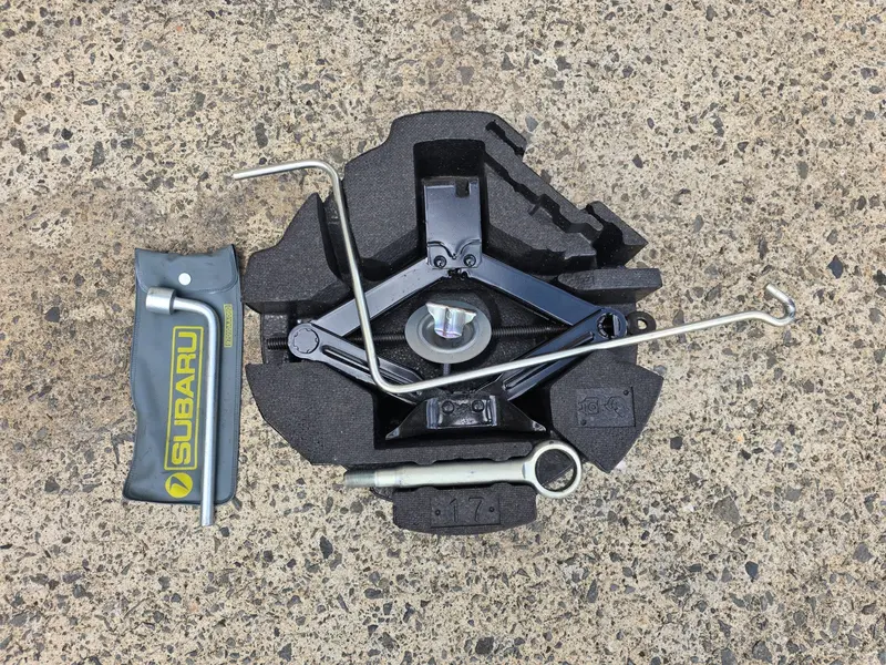 Subaru Forester Sh 08 - 12 Factory Spare Wheel Brace Tow Tool Kit Jack Genuine 1