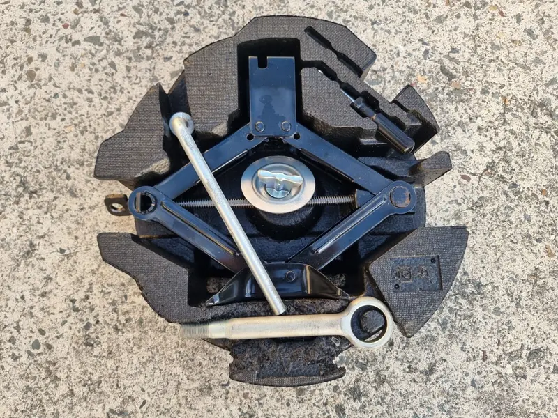 Subaru Forester Sh 08 - 12 Factory Spare Wheel Brace Tow Tool Kit Jack Genuine 1