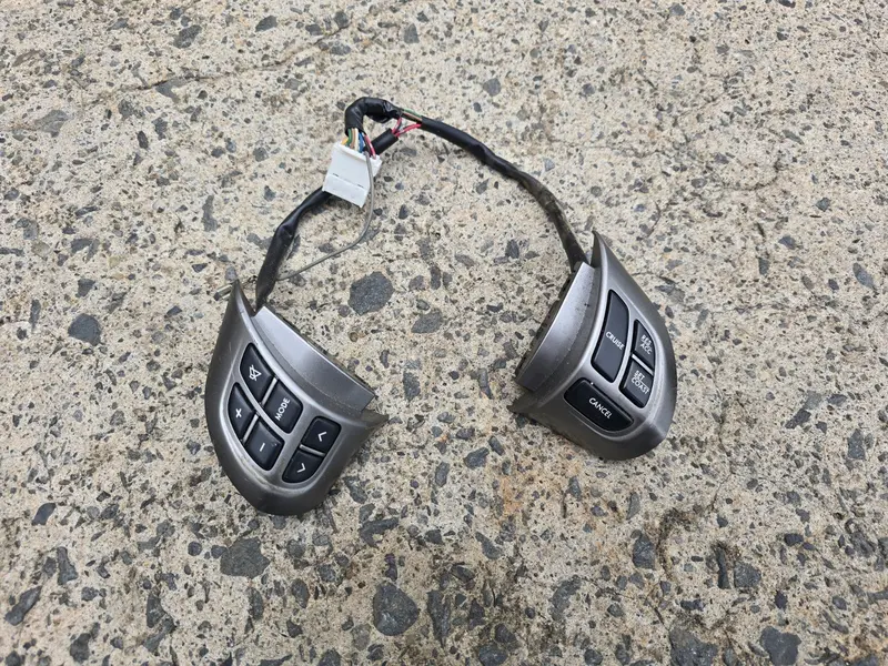 Subaru Forester Sh 08 - 12 Factory Steering Wheel Buttons Controls Volume Cruise 1