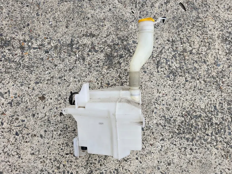Subaru Forester Sh 08 - 12 Windscreen Window Wiper Washer Bottle Tank Water 1