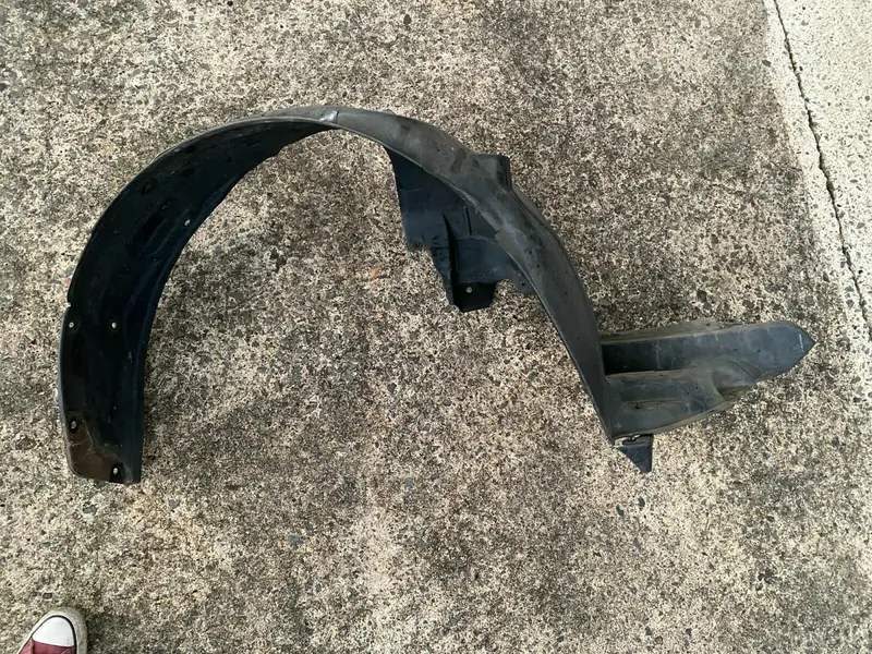 Subaru Forester Sh 08 -14 Front Wheel Arch Stone Splash Guard Right Drivers Side 1