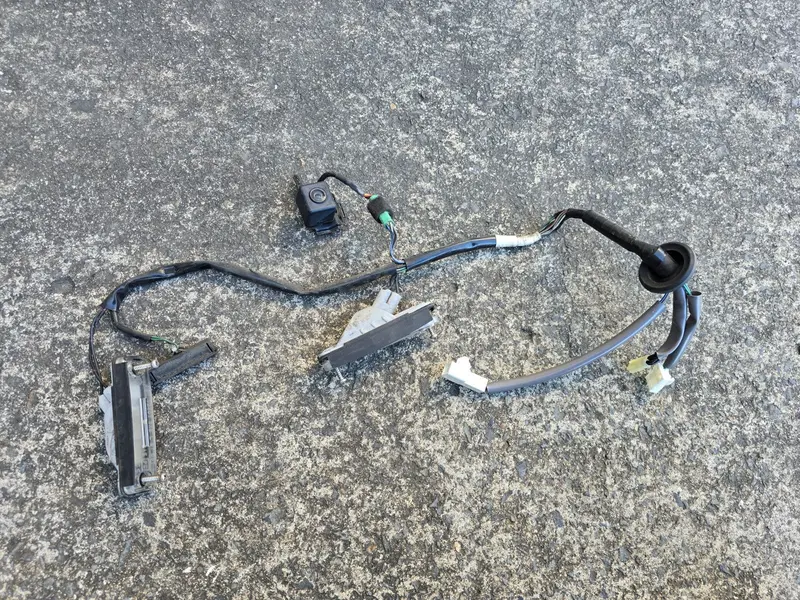 Subaru Forester Sh 11 -12 Rear Boot Tailgate Release Open Lock Button Rev Camera 1
