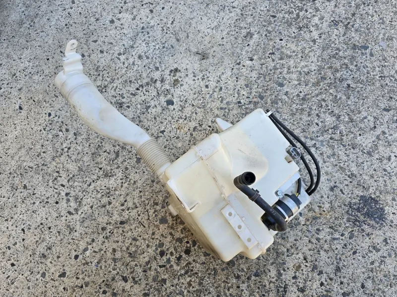 Subaru Forester Sh Xt 08-12 Windscreen Window Wiper Washer Bottle Water Tank Hid 1