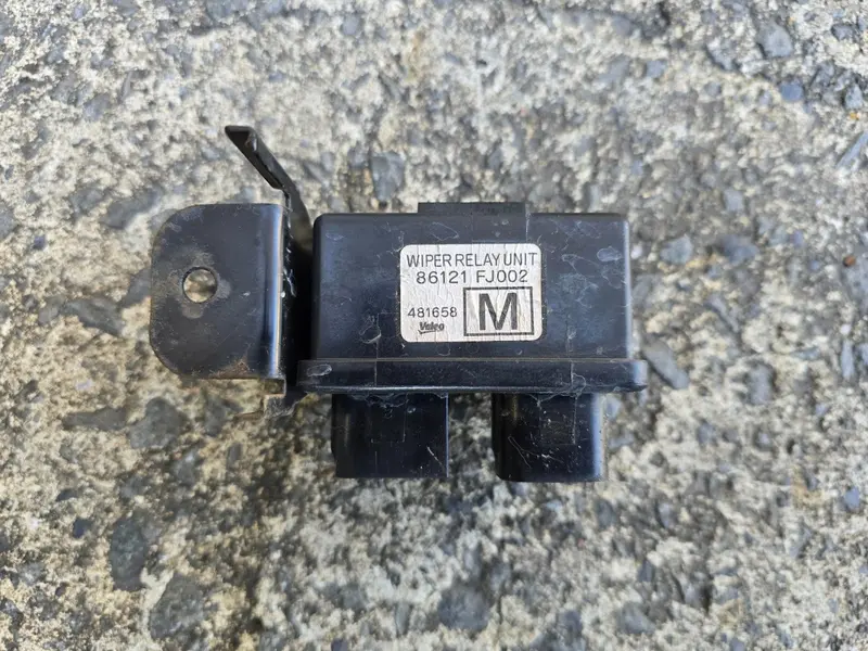 Subaru Forester Sj 13 - 18 Fb25 Windscreen Wiper Relay Unit Control 86121Fj002 1