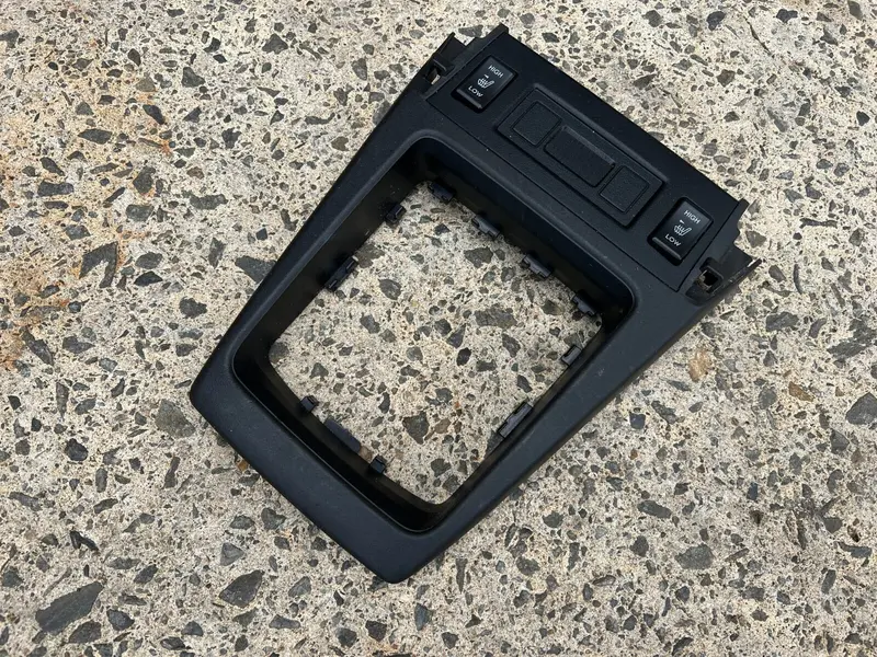 Subaru Forester Sj 2012 - 18 Center Console Manual Shifter Surround Trim Panel 1