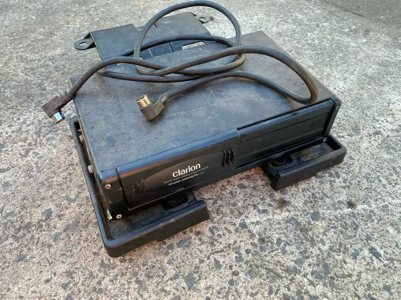 Subaru Forester Wagon Sf 97 - 02 Clarion Cd Stacker Changer Stereo Audio Unit 1
