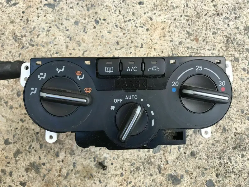 Subaru Impreza 2001 Bug Eye Sedan Wagon Front Dash A/C Fan Climate Control Dial 1