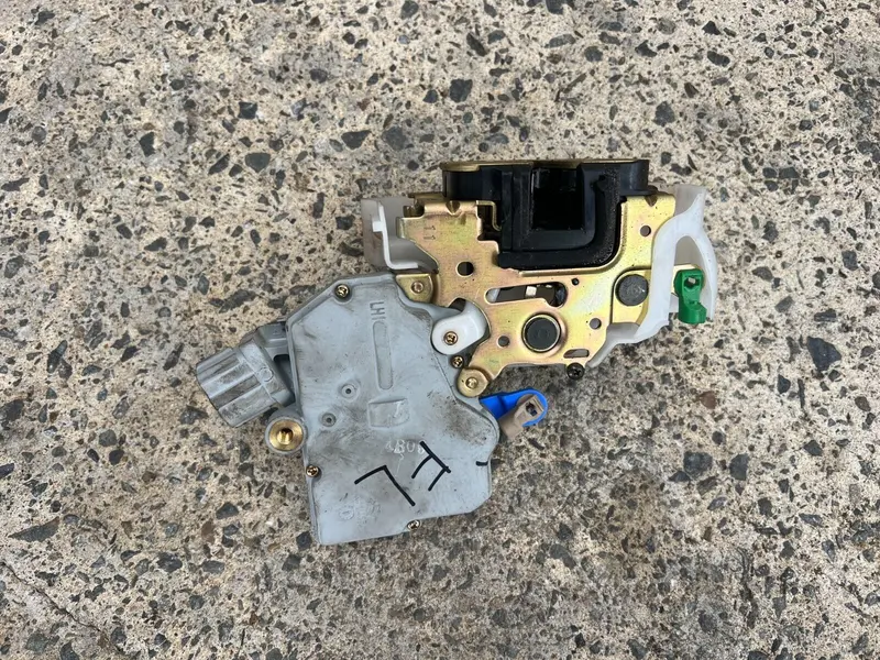Subaru Impreza Gda Gdb Wrx 02 - 07 Left Front Door Lock Actuator Lhf Genuine Oem 1