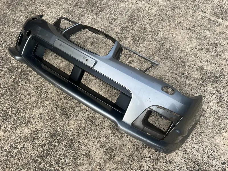 Subaru Impreza Gdb Wrx Sti 05 - 07 Hawkeye Factory Front Bumper Bar Silver 45A 1