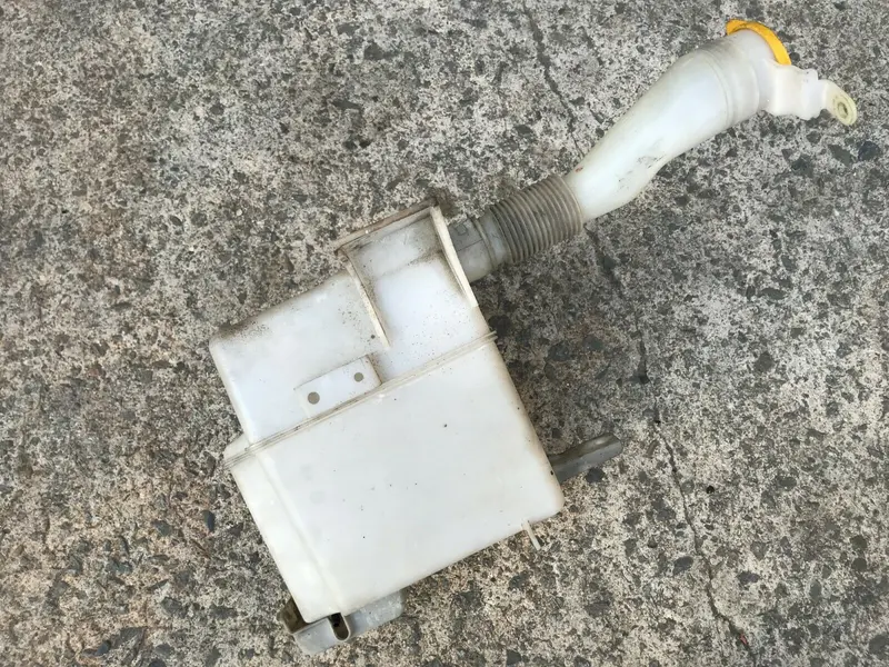 Subaru Impreza Gh 08 -14 Sedan Windscreen Window Wiper Washer Bottle Tank Water 1