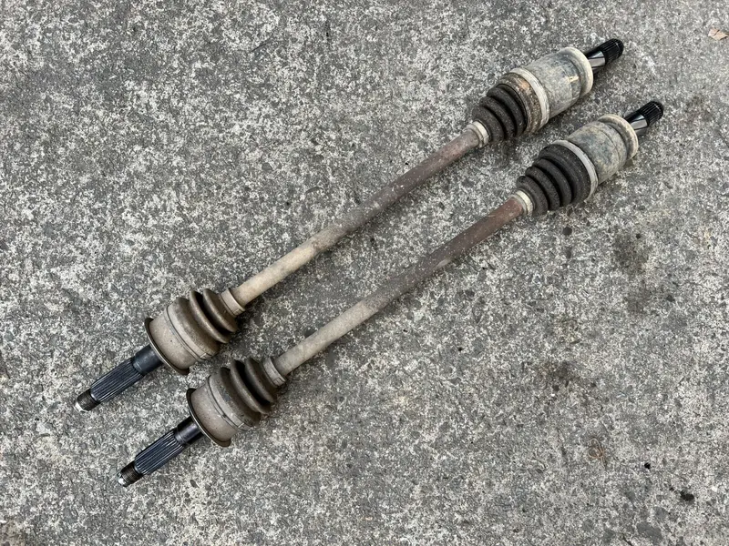 Subaru Impreza Gh G3 08 - 11 Rear Driveshafts Cv Joints Drive Shaft Diff Genuine 1
