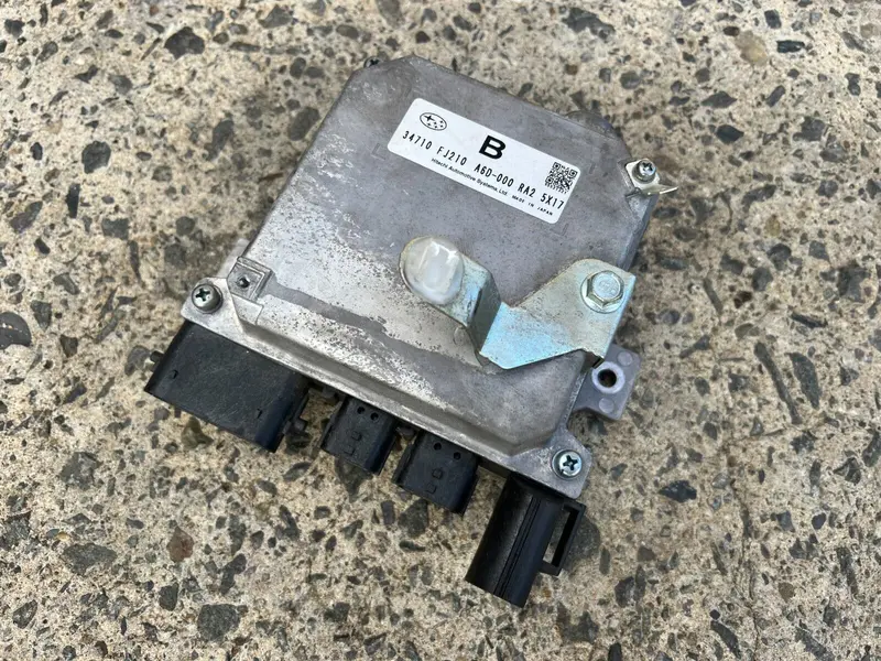 Subaru Impreza Gj 15 - 16 Factory Hitachi Ecu Computer 34710 Fj210 Auto Genuine 1