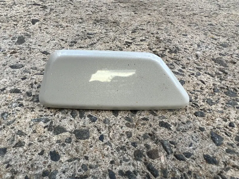Subaru Impreza Gj 15 - 16 Hid Headlight Washer Cap Cover White K1x Right Rh R 1