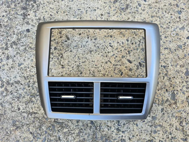 Subaru Impreza Rs Gh 08-11 Factory Stereo Fascia Center Dash Vents Surround Trim 1