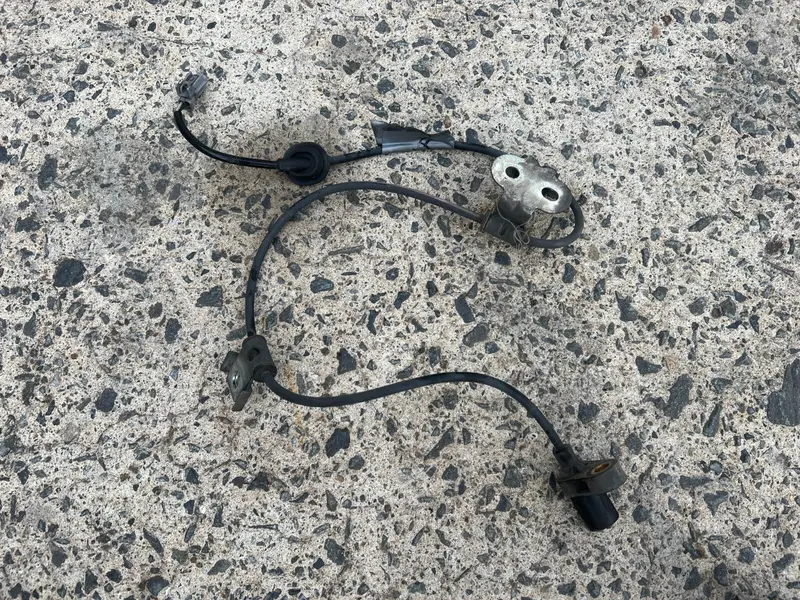 Subaru Impreza Wrx 05 - 07 Front Left Wheel Speed Sensor Abs 27540Fe130 Genuine 1