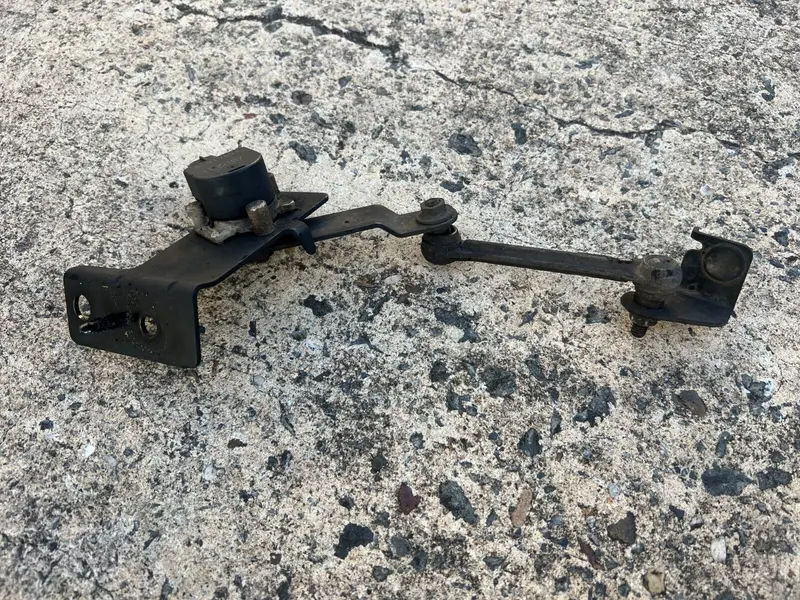 Subaru Impreza Wrx 05 - 07 Front Lower Control Arm Headlight Leveler Actuator 1
