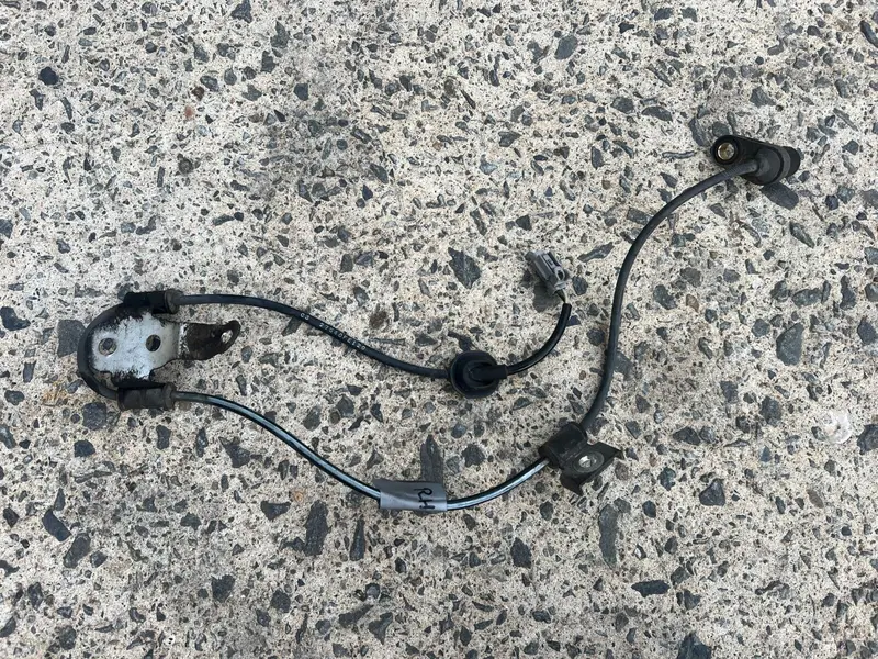 Subaru Impreza Wrx 05 - 07 Front Right Wheel Speed Sensor Abs 27540Fe120 Genuine 1
