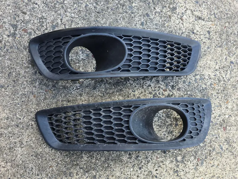 Subaru Liberty 06-09 Gt Spec B Honeycomb Fog Light Surround Cover Covers Genuine 1
