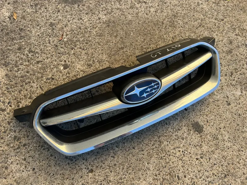 Subaru Liberty 2006 - 09 Front Bar Upper Chrome Grille Grill Badge Genuine Oem 1