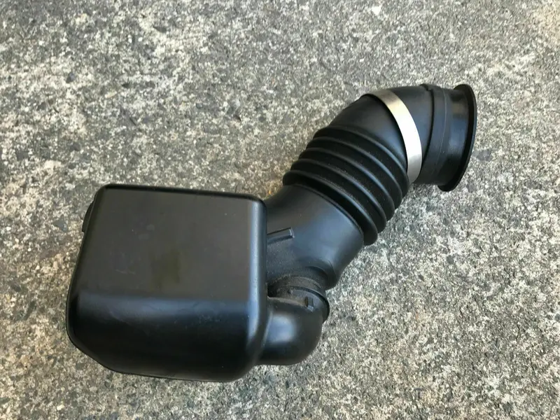 Subaru Liberty 2007 - 2009 Gen 4 Genuine Series 2 Air Intake Plenum Plennum Pipe 2