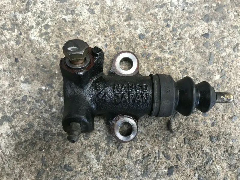 Subaru Liberty Gen 4 03 - 06 Series 1  2 Manual Hydraulic Clutch Slave Cylinder 1