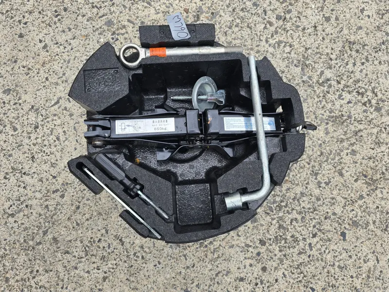 Subaru Liberty Gen 4 03 - 09 Factory Spare Wheel Brace Tow Tool Kit Jack Genuine 1