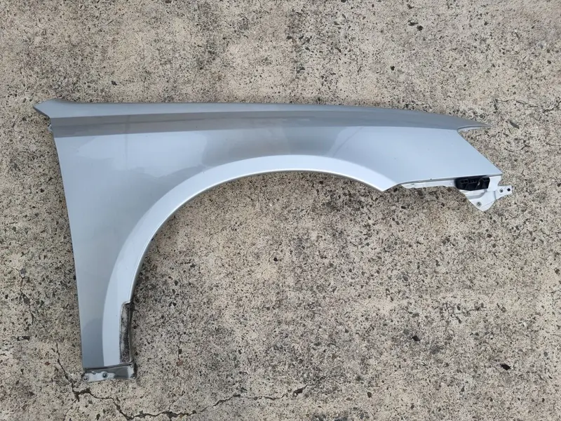 Subaru Liberty Gen 4 2003 - 06 Right Front Drivers Guard Fender Panel Silver 39D 1