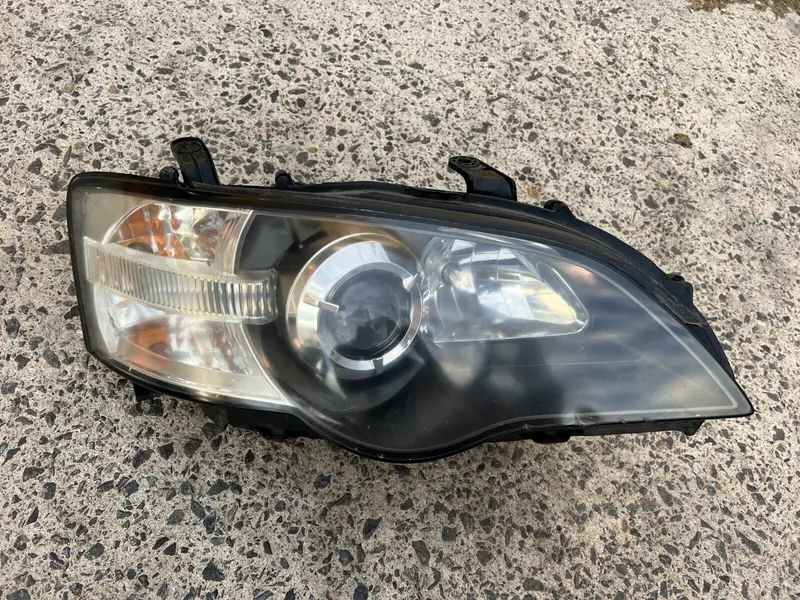 Subaru Liberty Gen 4 Outback 2003 - 06 Factory Headlight Lamp Drivers Right Rh R 1
