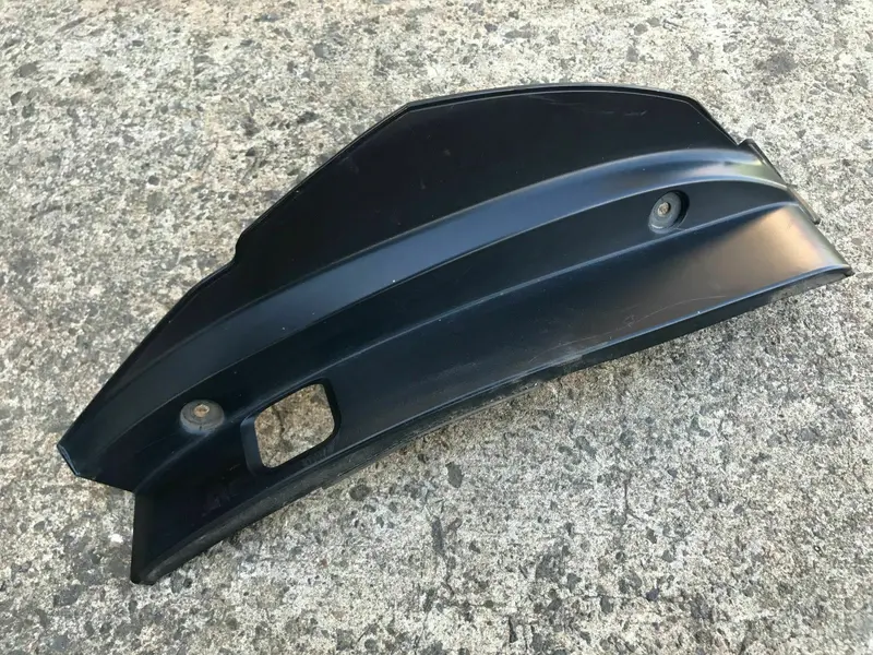 Subaru Liberty Gen 4 Wagon Manual Genuine Rear Left Tail Light Bracket Housing 1