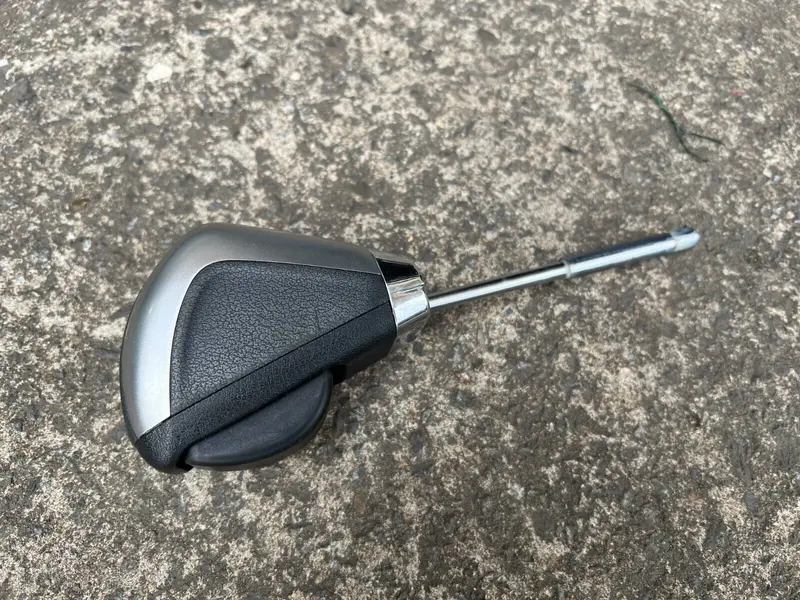 Subaru Liberty Gen 5 2012 - 2013 Factory Automatic Gear Knob Shifter Knob Auto 1