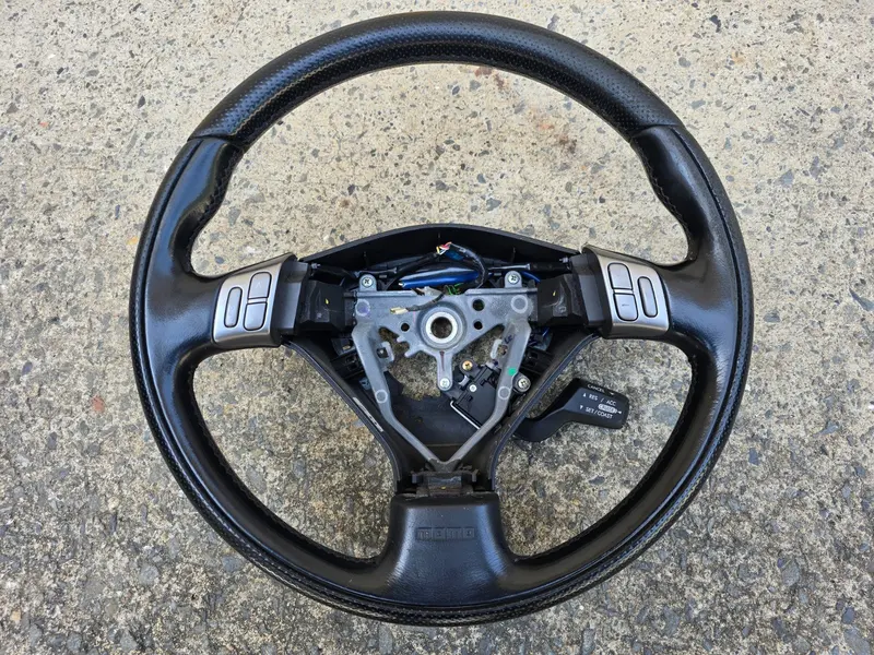 Subaru Liberty Gt 03 - 06 Factory Leather Momo Steering Wheel + Buttons Genuine 1