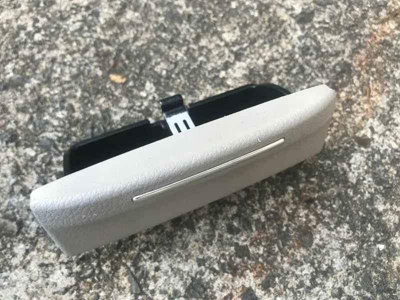 Subaru Liberty Gt / Outback Gen 4 03 - 06 Rear Ash Tray Compartment Cream Trim 1