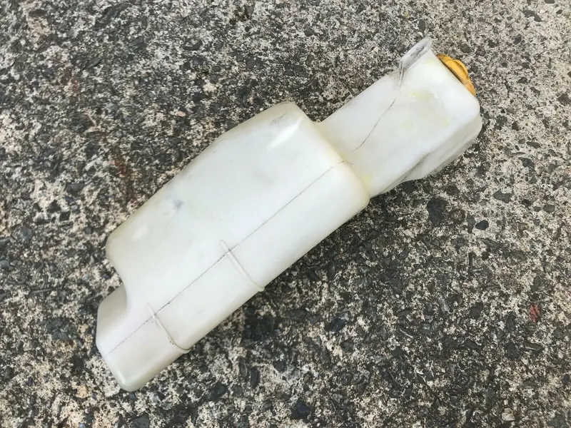 Subaru Liberty Gt / Outback Gen 4 03 09 Genuine Coolant Overlow Reservoir Tank 2