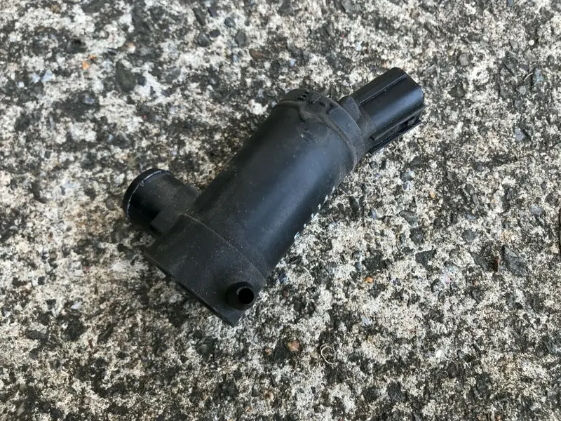 Subaru Liberty Gt Outback Gen 4 03-09 Windscreen Wiper Washer Motor Squirt Pump 2