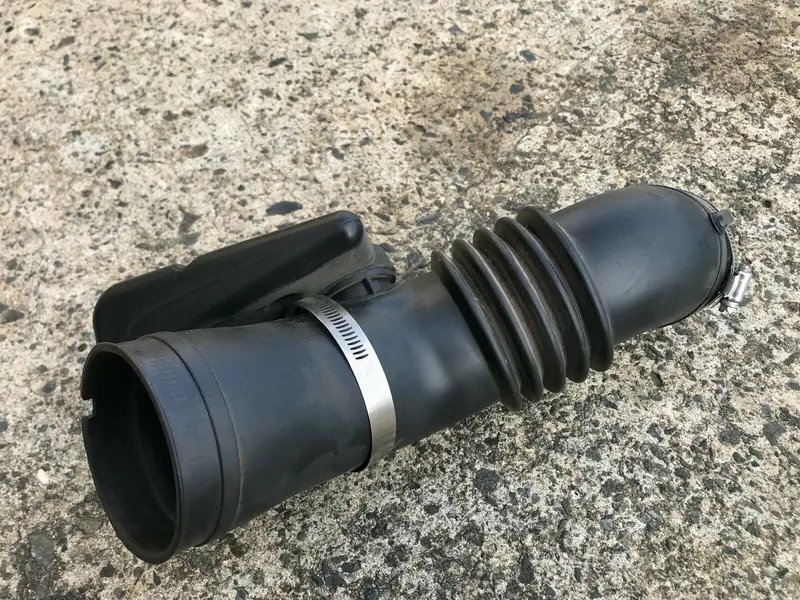 Subaru Liberty Gt Outback H6 03 - 09 Genuine Air Box Plenum Intake Pipe Factory 1