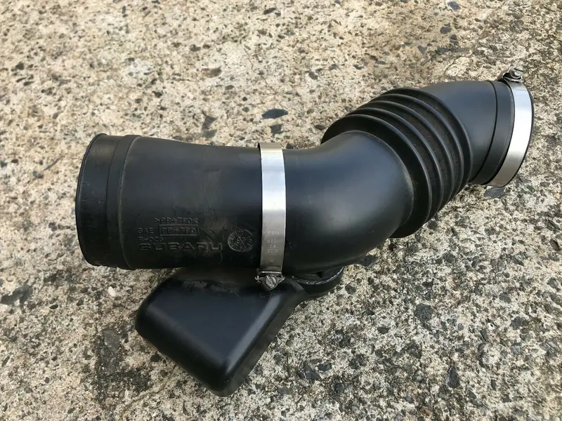 Subaru Liberty Gt Outback H6 03 - 09 Genuine Air Box Plenum Intake Pipe Factory 2