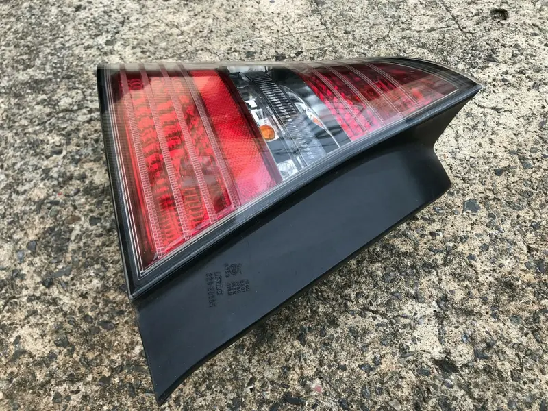 Subaru Liberty Gt Turbo Gen 4 03 - 06 Genuine Tail Light Brake Stop Lamp Left Lh 2